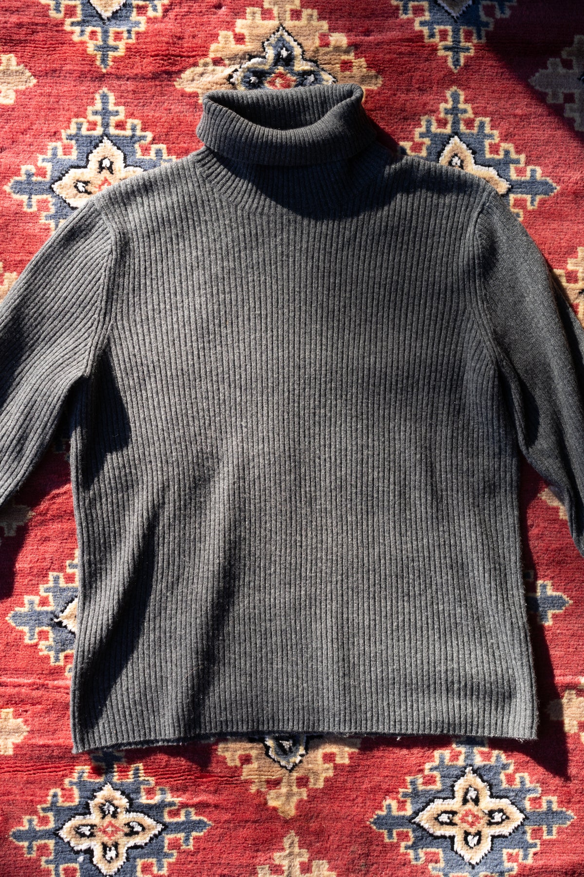 Orvis Charcoal Gray Cashmere Ribbed Turtleneck Sweater