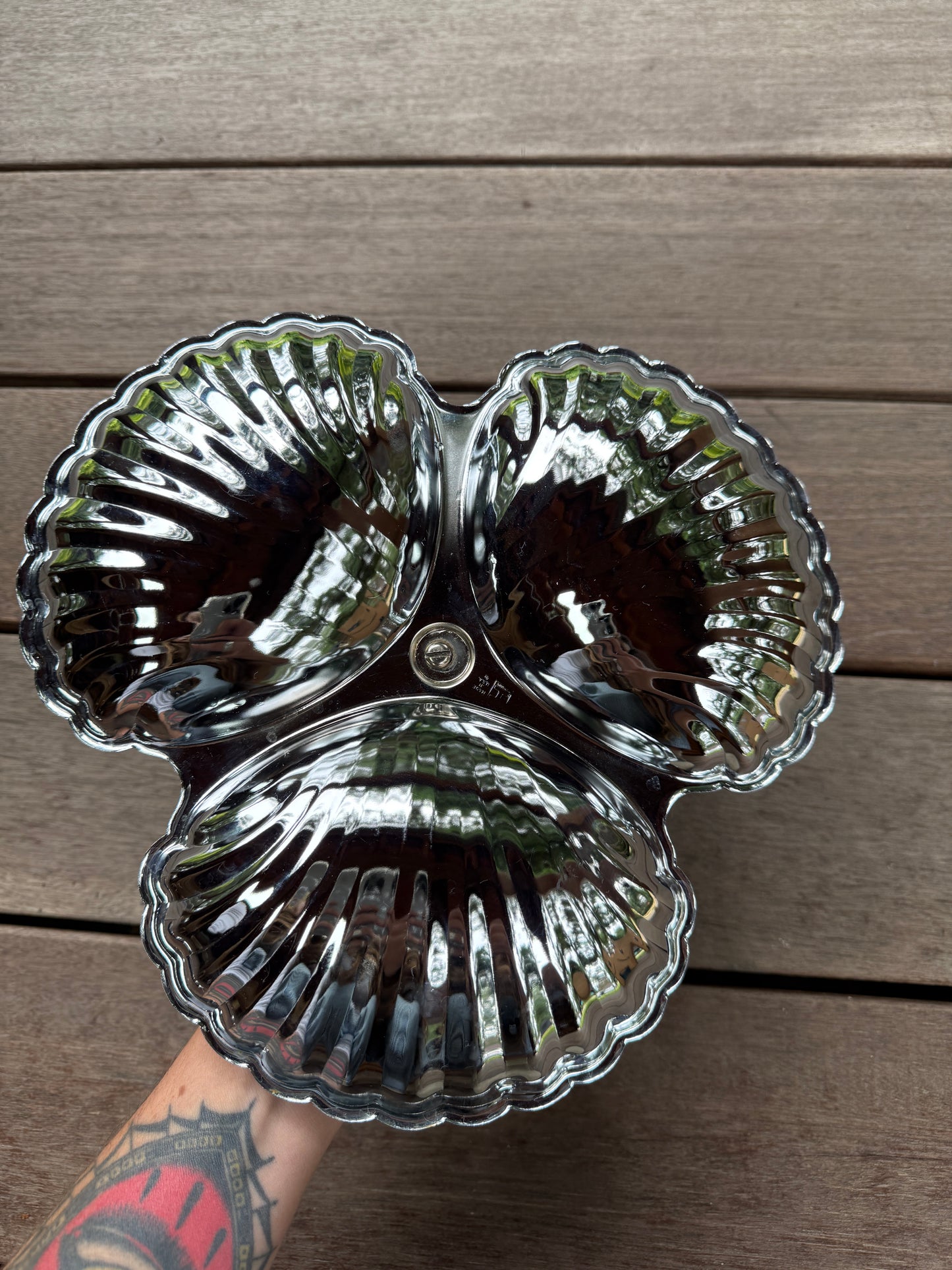 Clam Shell Serving Tray