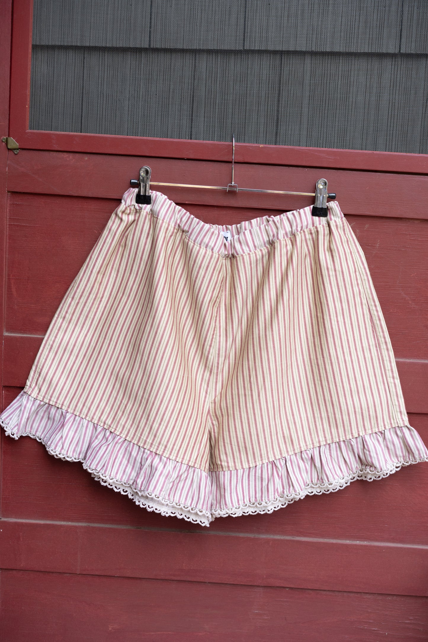 Dakota Stripe Short