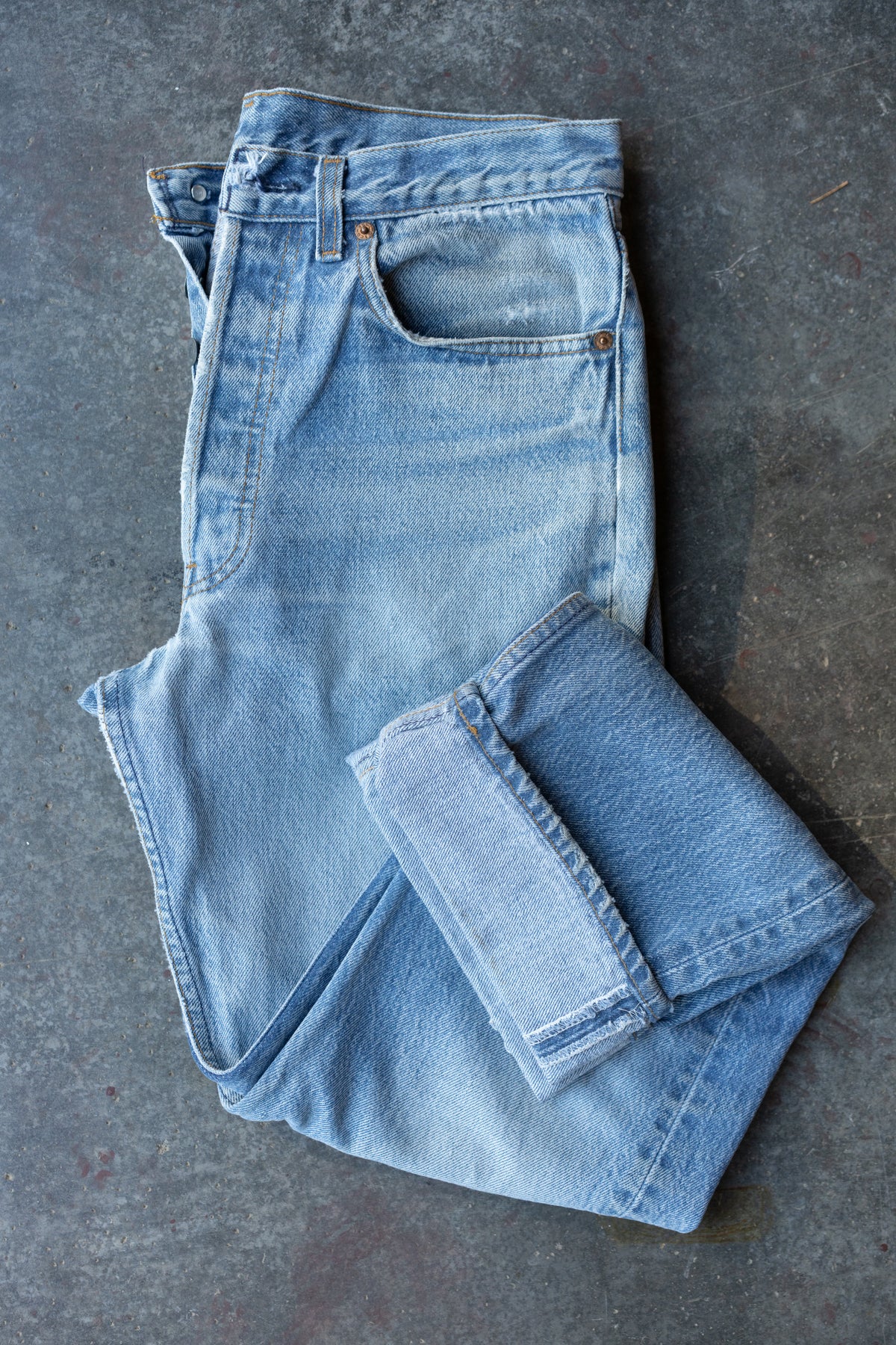 80s Levi's 501 Faded Light Wash Jeans