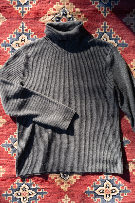 Orvis Charcoal Gray Cashmere Ribbed Turtleneck Sweater